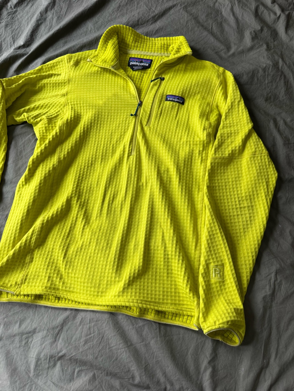 Patagonia Men's R1 1/4 Zip - Medium (Chartreuse)